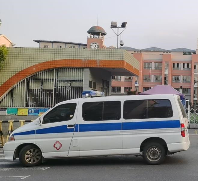 涪陵救护车出租护送骨折病人一公里多少钱